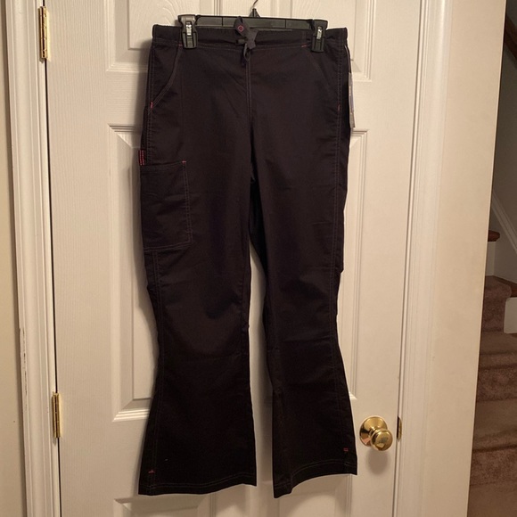 Brand New Scrub Set… - Picture 7 of 12